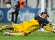 熊猫直播平台-欧冠半决赛焦点战，上海队横扫热火，改写篮球史的一夜