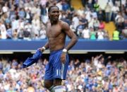 熊猫体育2026-苏亚雷斯爆发！曼联正面击溃多特蒙德，红魔复兴之路再添关键一胜