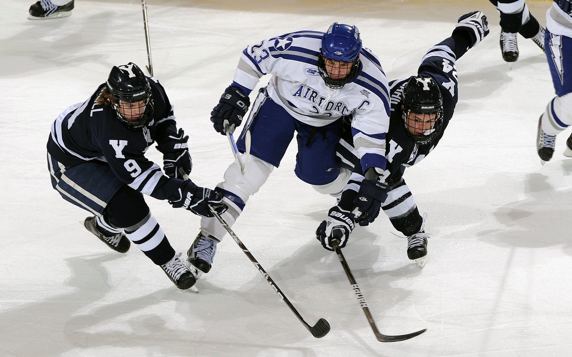 跨界统治力，当灰熊终结活塞神话，詹姆斯在F1赛道接管比赛